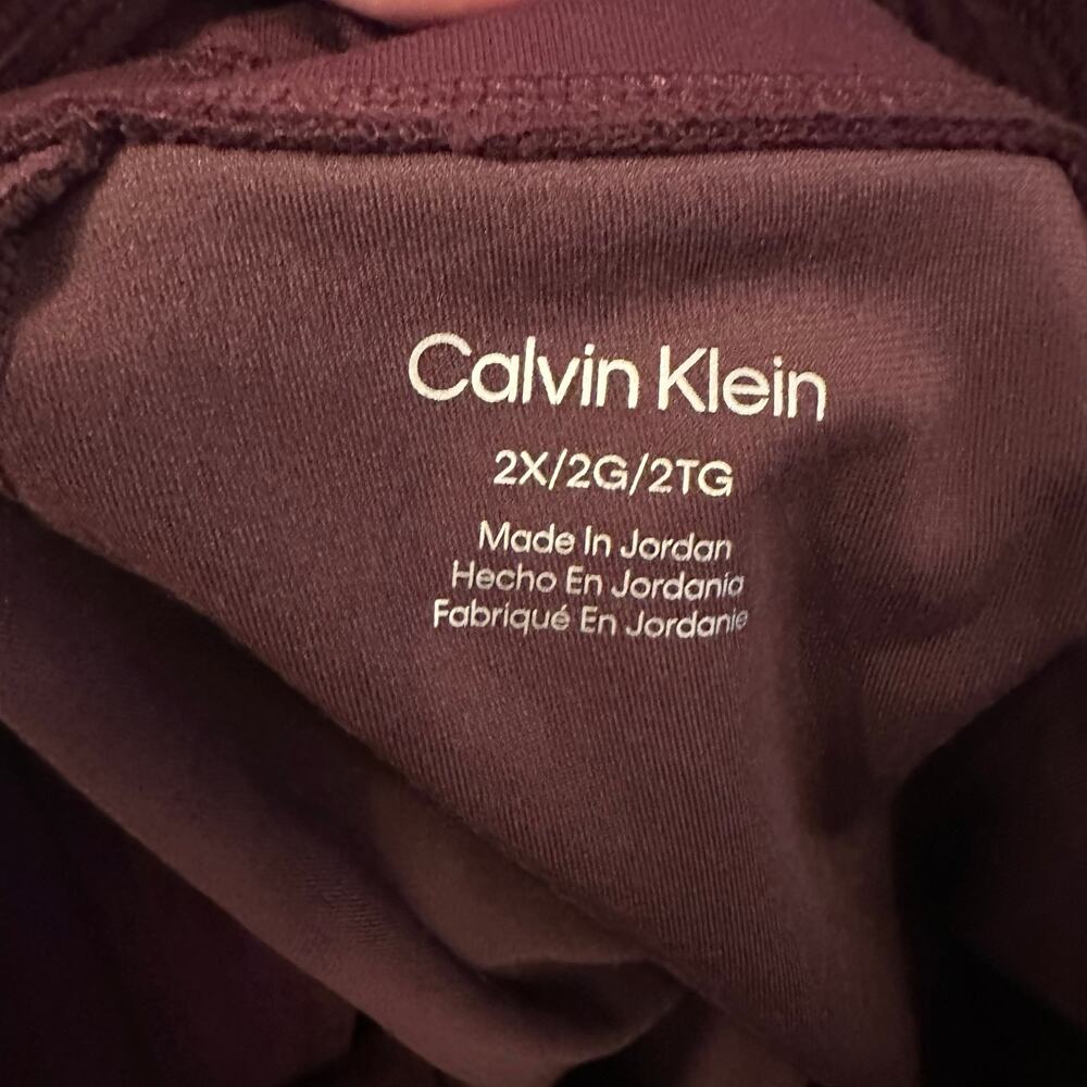 Calvin Klein Women's Burgundy Solid Velvet High Rise Trousers Pants Size 2X NWT - Picture 3 of 4
